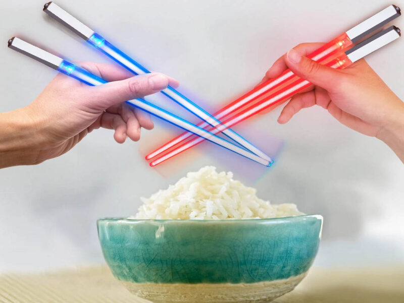 palillos LED sable láser luminosos comida asiatica